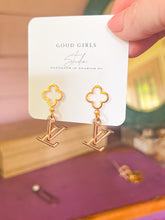 Load image into Gallery viewer, Clover Dangle Earring