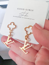 Load image into Gallery viewer, Clover Dangle Earring